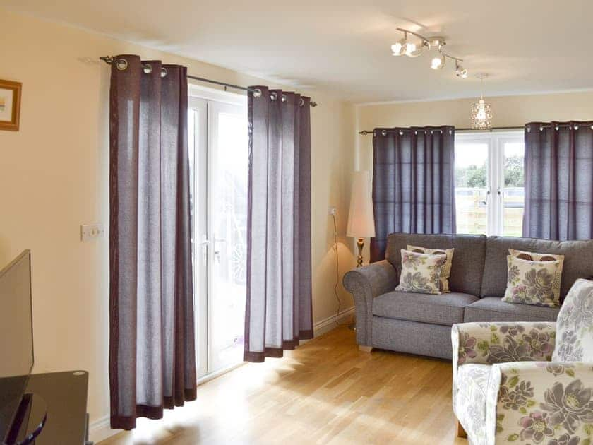 Spacious living area | Lindum Leys, Marazion