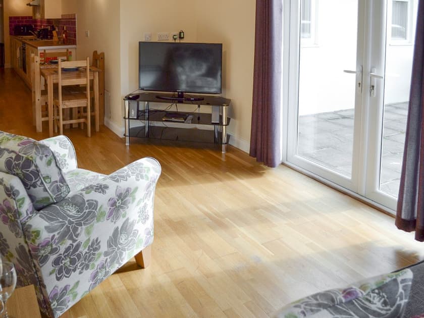 Light and airy open plan living space | Lindum Leys, Marazion
