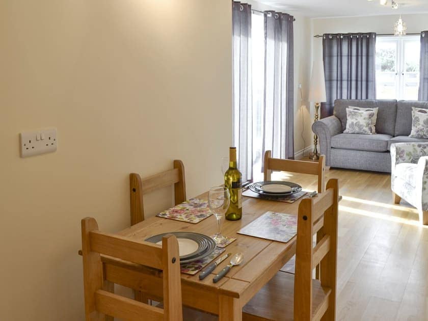 Convenient dining area | Lindum Leys, Marazion