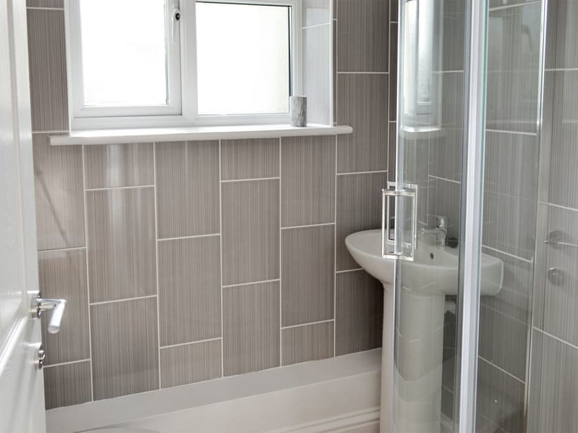 Shower room with heated towel rail | Lindum Leys, Marazion