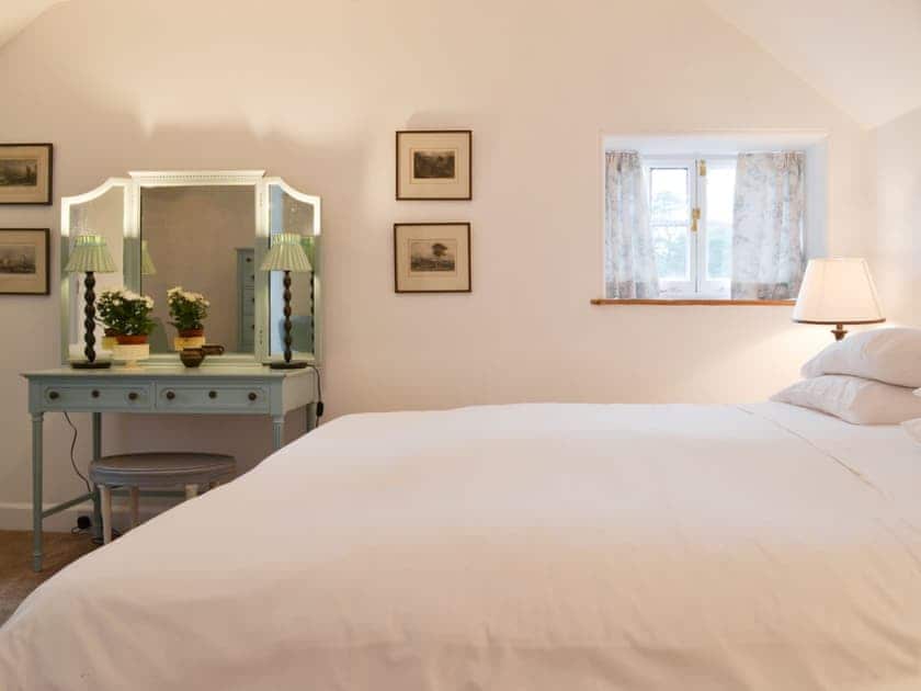 Cosy and romantic double bedroom | Garden Cottage, Strachur, near Dunoon