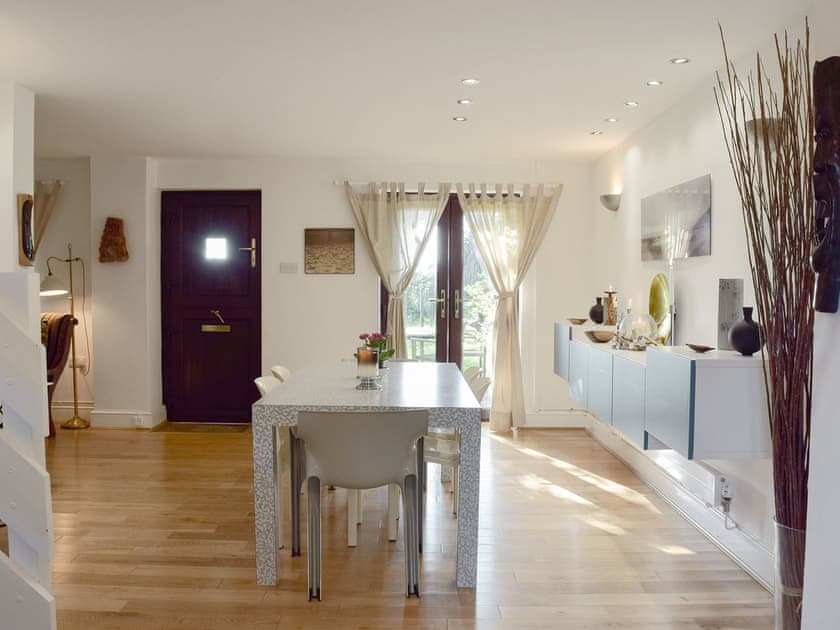 Spacious dining area | Alice’s Cottage, near Kilgetty