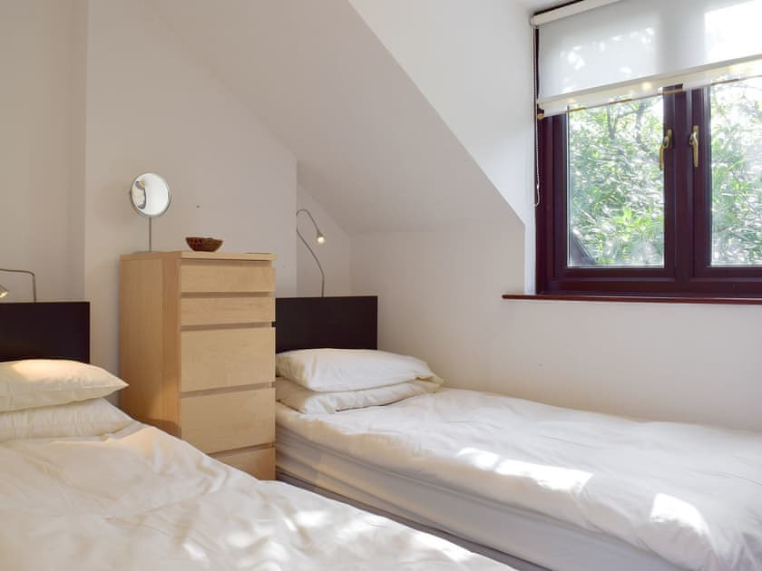Cosy twin bedroom | Alice’s Cottage, near Kilgetty