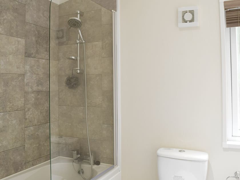 En-suite shower room | Beachwood, Corton, near Lowestoft