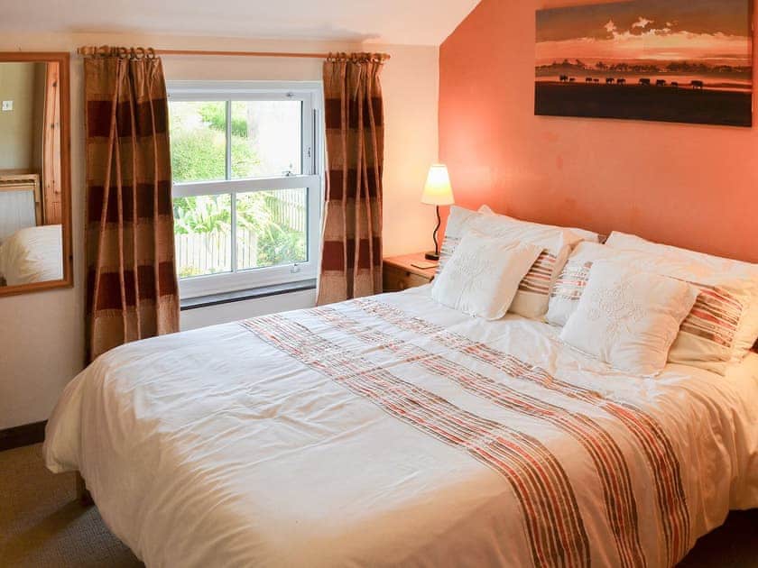 Cosy and welcoming double bedroom | Willow Cottage, Newquay