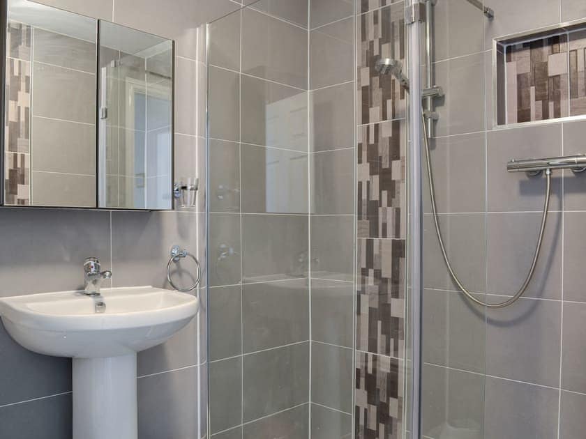 Shower room | Walla Crag, Keswick