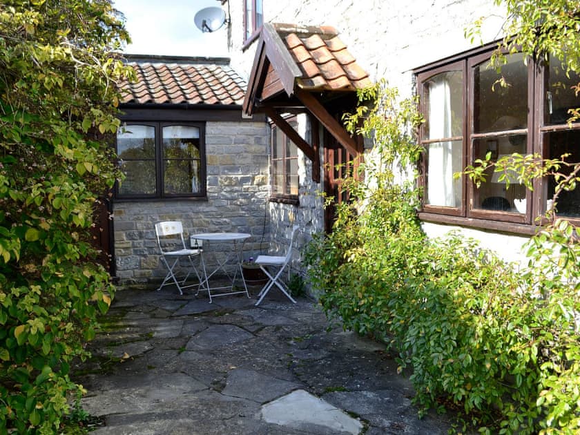 Sitting-out-area | The Old Haybarn, Knole