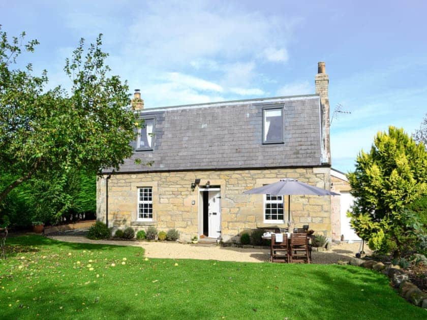  Pretty detached stone holiday cottage | Broomhouse Lodge, Edrom, near Duns