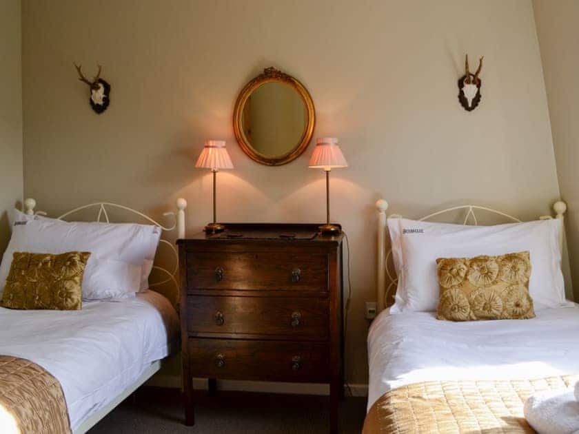 Twin bedroom | Broomhouse Lodge, Edrom, near Duns