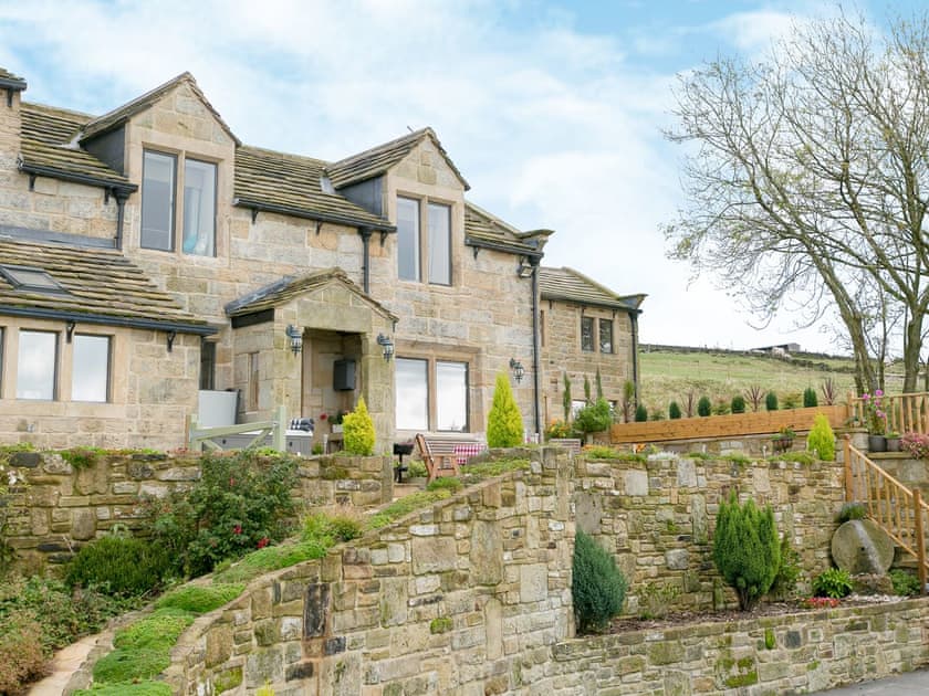 Beautiful, 17th-century, stone-built holiday home | Commons Farm Cottage, Wadsworth, near Hebden Bridge