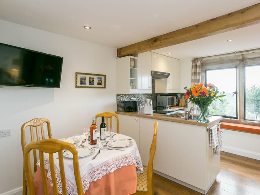 Charming dining area | Commons Farm Cottage, Wadsworth, near Hebden Bridge