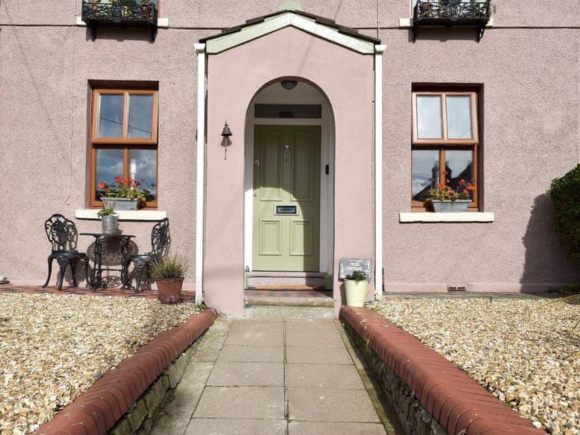 Charming terraced cottage | Moss Cottage, Burry Port, near Llanelli