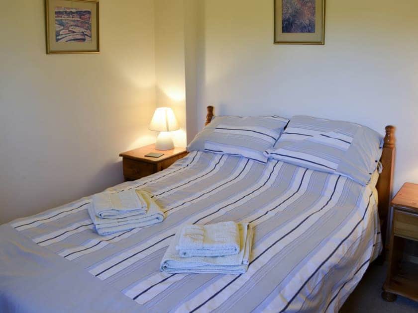 Warm and inviting double bedroom | Carters Cottage - The Old Timberyard, Puncknowle, near Dorchester