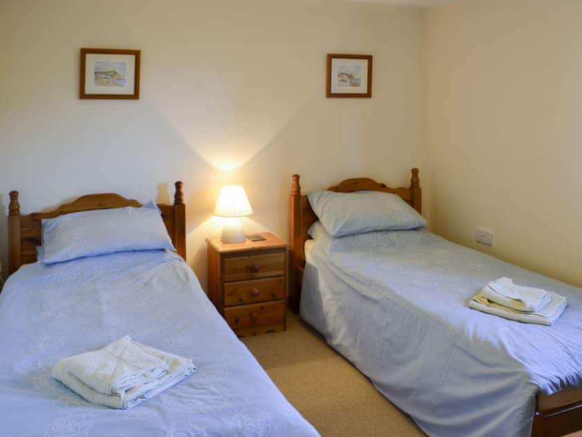 Wonderful twin bedded room | Carters Cottage - The Old Timberyard, Puncknowle, near Dorchester
