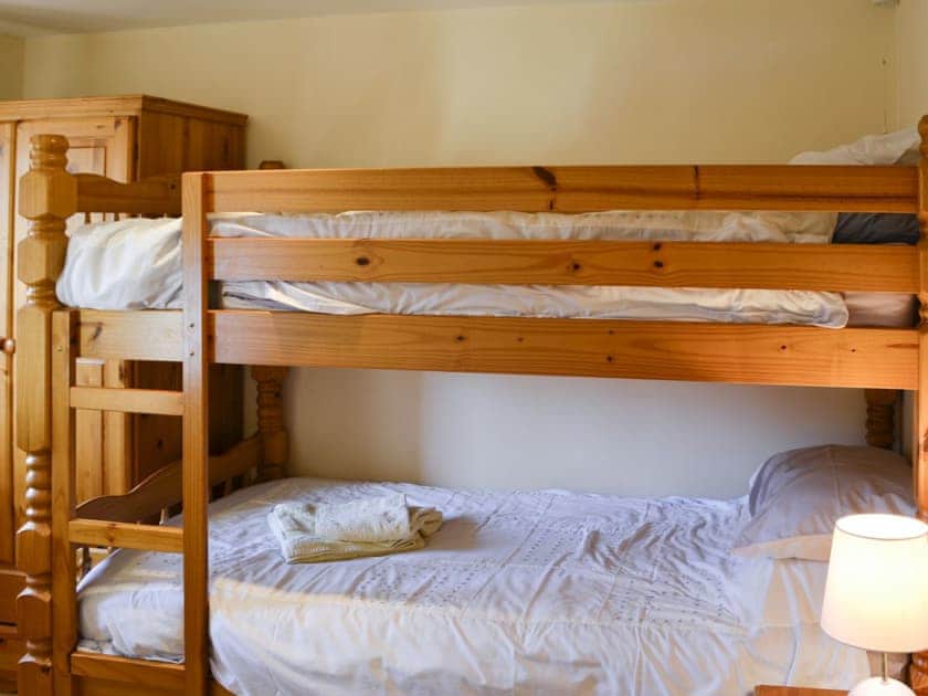 Children’s bunk bedroom | Carters Cottage - The Old Timberyard, Puncknowle, near Dorchester