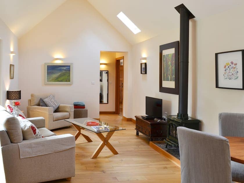 Luxurious Living room/dining room with cosy woodburner | The Stables - Farthingales, Nonington, near Dover