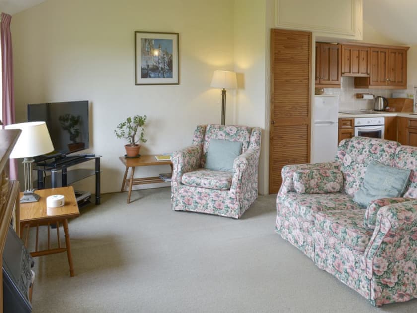 Spacious open plan living space | Dizzard - Kennacott Court Cottages, Widemouth, near Bude
