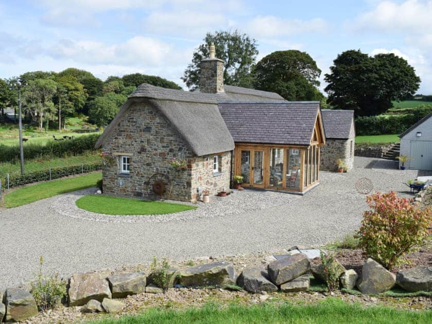 Beautiful and luxurious traditional Welsh thatched cottage | Soar Cottage, Dihewyd, near Aberaeron