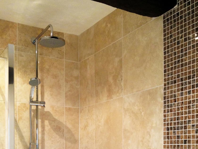 Lovely bathroom | Staveley House Apartment - Staveley House & Staveley House Apartment, Staveley