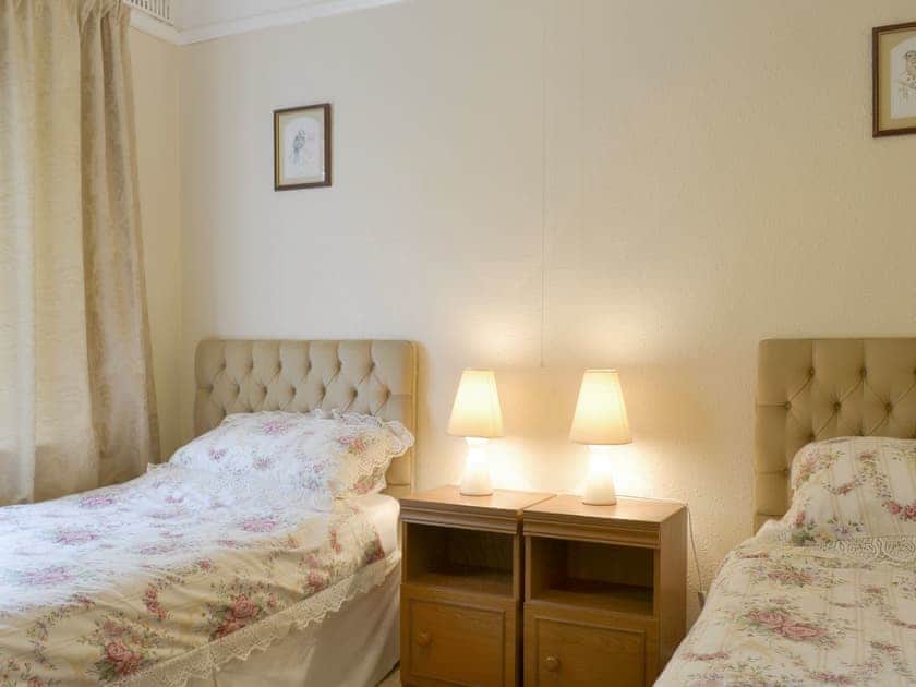 Good-sized twin bedroom | Walter’s Cottage, West Compton, near Shepton Mallet