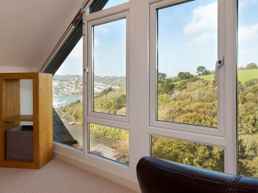 Superb river and country views | The Promenade Deck, Kingswear