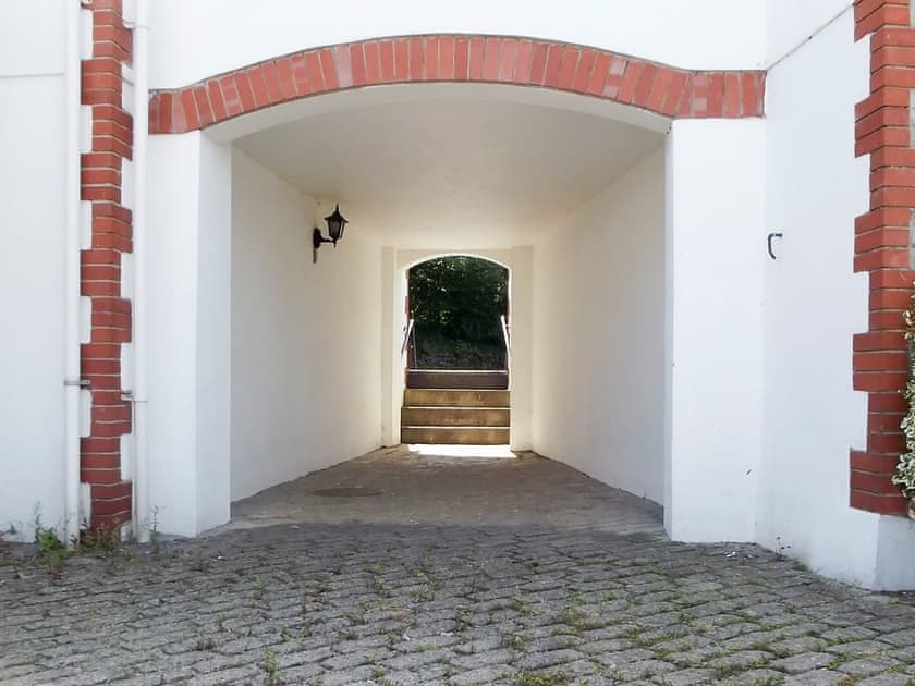 Courtyard to car park | Kay’s Cottage, Buckfastleigh