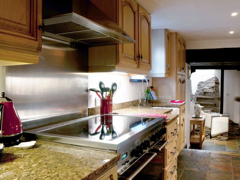 Fully-equipped kitchen | Staveley House - Staveley House & Staveley House Apartment, Staveley