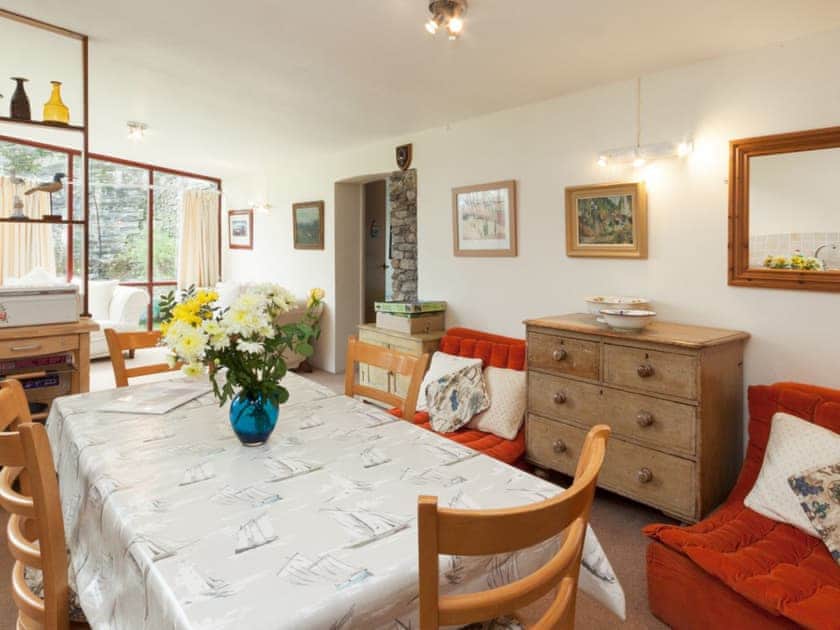 Charming dining area | Anchorage Studio, Salcombe