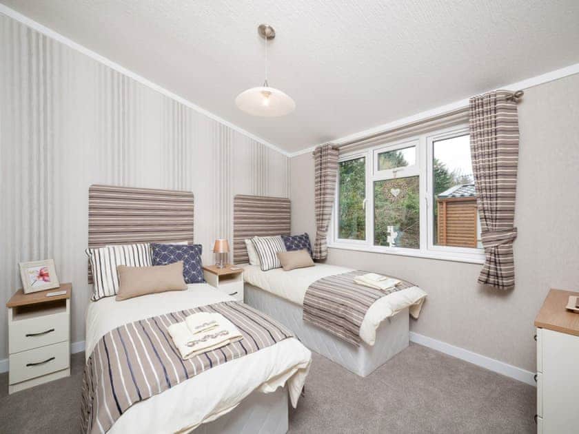 Wonderful twin bedded room | Thistle Lodge, Auchterarder