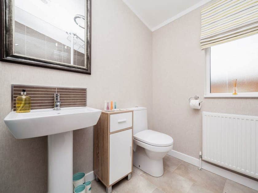 Spacious shower room | Thistle Lodge, Auchterarder