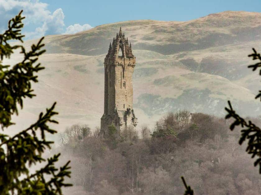The Wallace Monument sits proudly above Stirling | Thistle Lodge, Auchterarder