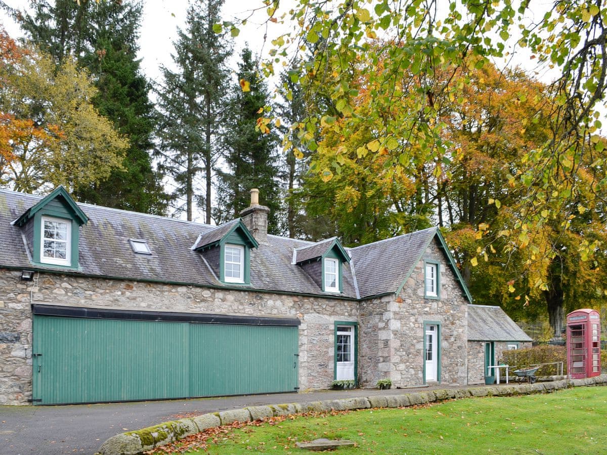 Inverchroskie - Inverchroskie Cottage near Ben Gulabin