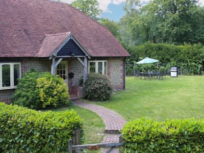 Yaffle Cottage Ref Ukc1073 In Graffham Near Petworth Sussex