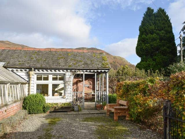 Plum Tree Cottage Ref S13 In St Fillans Loch Earn Perthshire