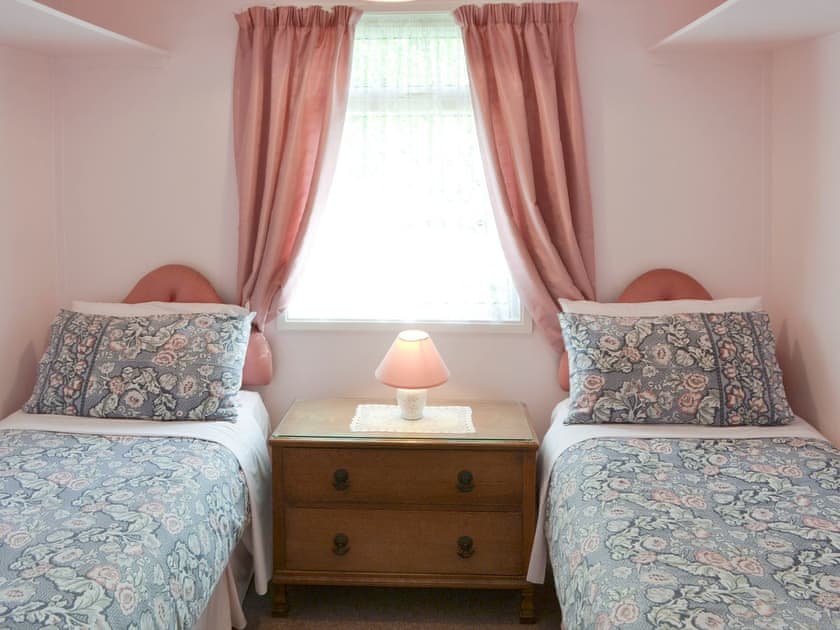Good-sized twin bedroom | Silver Birches, Horning
