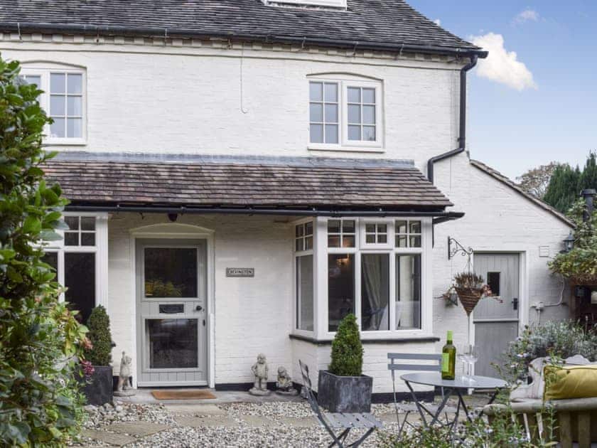 Beautiful cosy detached cottage, full of character and charm | Bevington, Snitterfield, near Stratford-upon-Avon