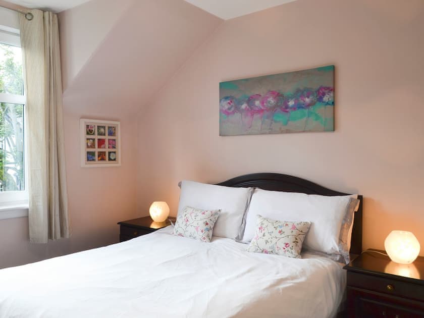 Tranquil double bedroom | Viewhill Villa, Inverness