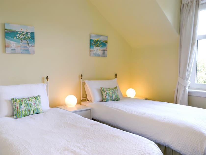 Twin bedroom | Viewhill Villa, Inverness