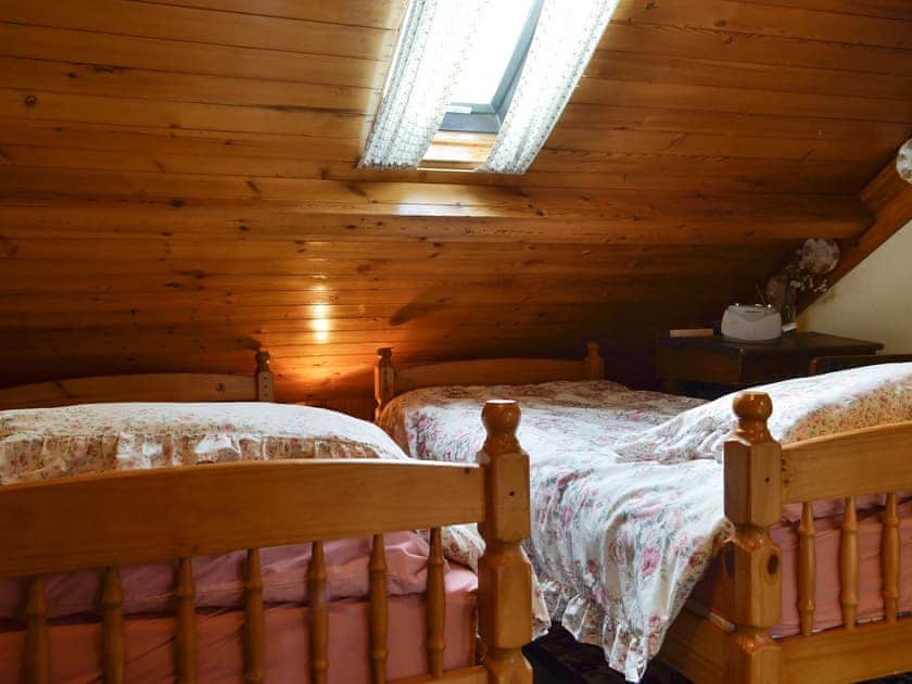 Landing area with twin beds | Chapel Cottage, Pontsticill, Brecon Beacons
