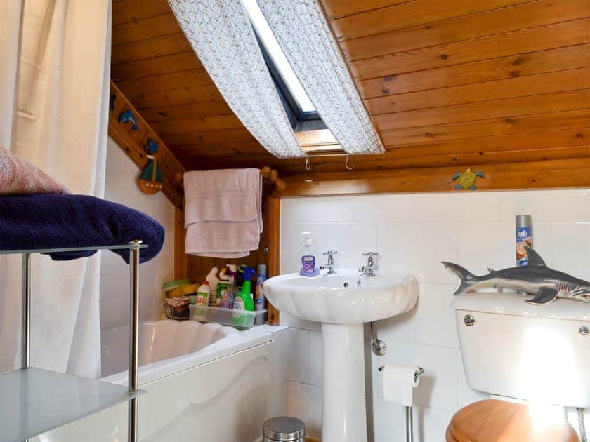Bathroom | Chapel Cottage, Pontsticill, Brecon Beacons