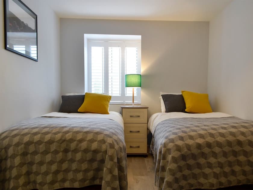 Twin bedroom | Ty Gambo, Plas Cilybebyll, near Pontardawe