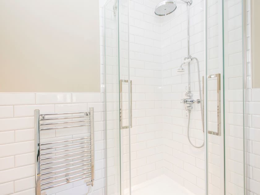 En-suite | Meadowsweet Cottage - Swardeston Cottages, Swardeston, near Mulbarton