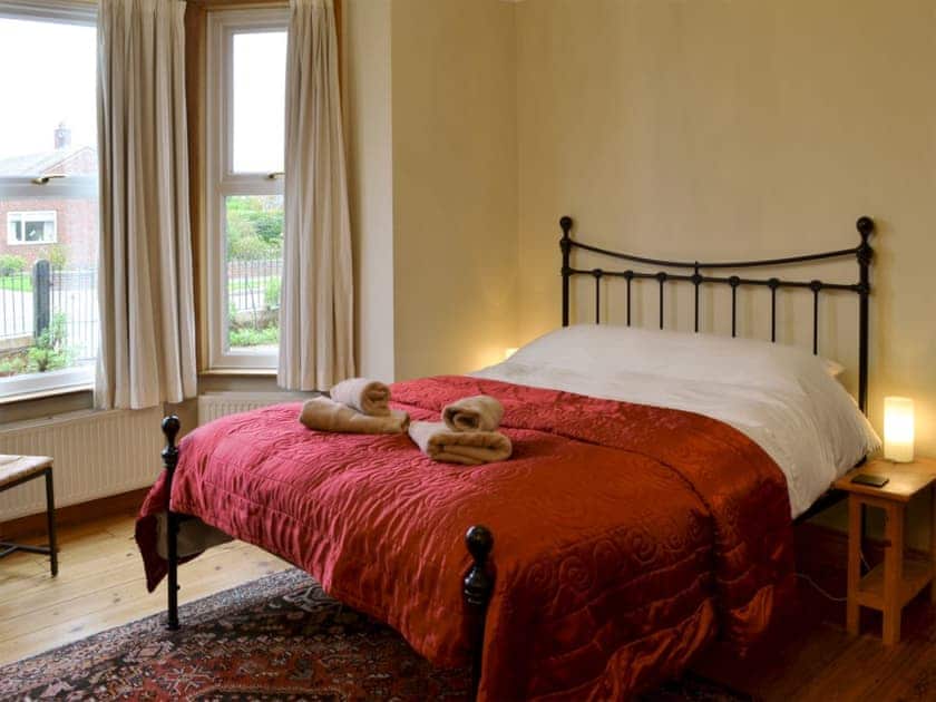 Comfortable double bedroom | Pembroke House, Happisburgh