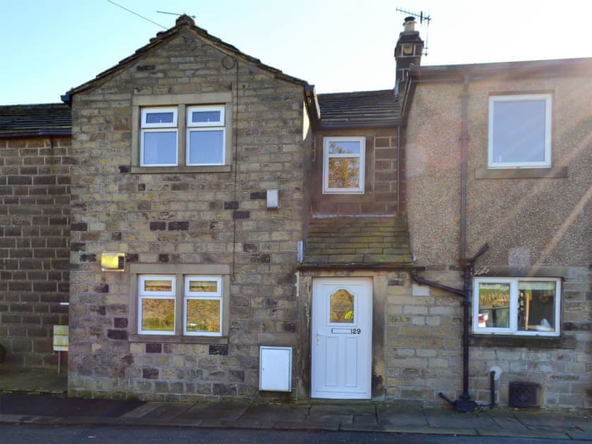Comfortable terrace holiday home | Marsh Cottage, Oxenhope, near Haworth