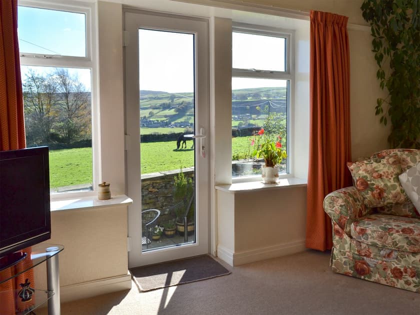 Living and dining room | Marsh Cottage, Oxenhope, near Haworth