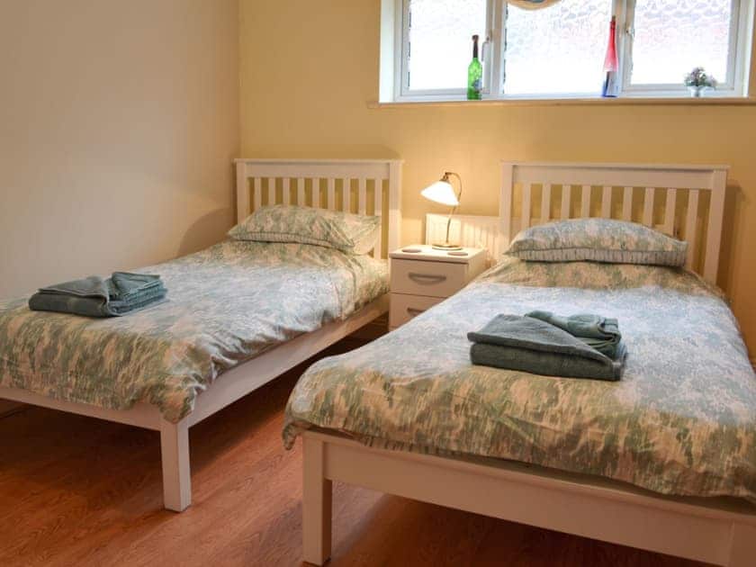 Twin bedroom | Fairwind, Peacehaven