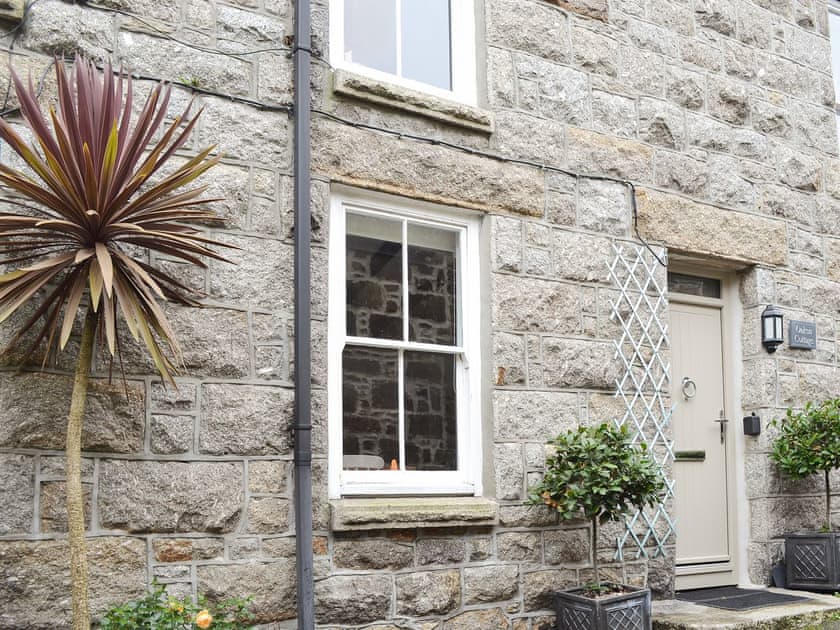 Oaken Cottage Ref Te8 In Mousehole Penzance Cornwall