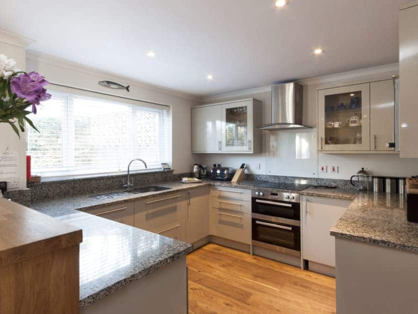 Fully fitted kitchen | Eydon, Salcombe