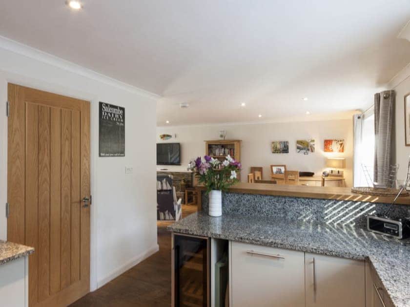 Fully fitted kitchen | Eydon, Salcombe