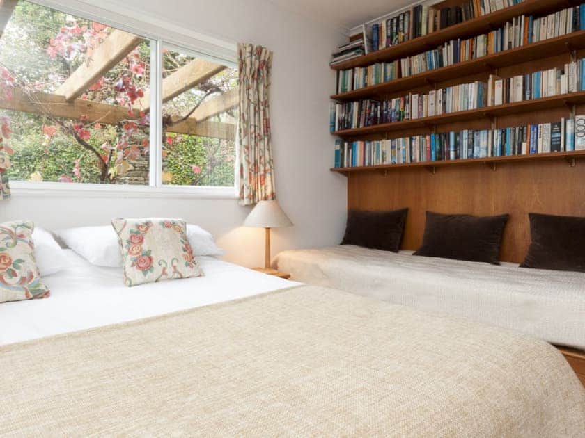 Double bedroom | Spring Shaw, Salcombe